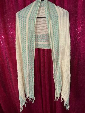 American Eagle Lightweight Cream and Mint Scarf - Women's Accessory